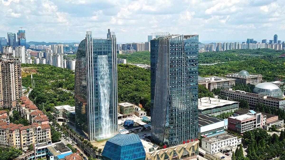 video chinezii au construit un bloc turn cu cascada