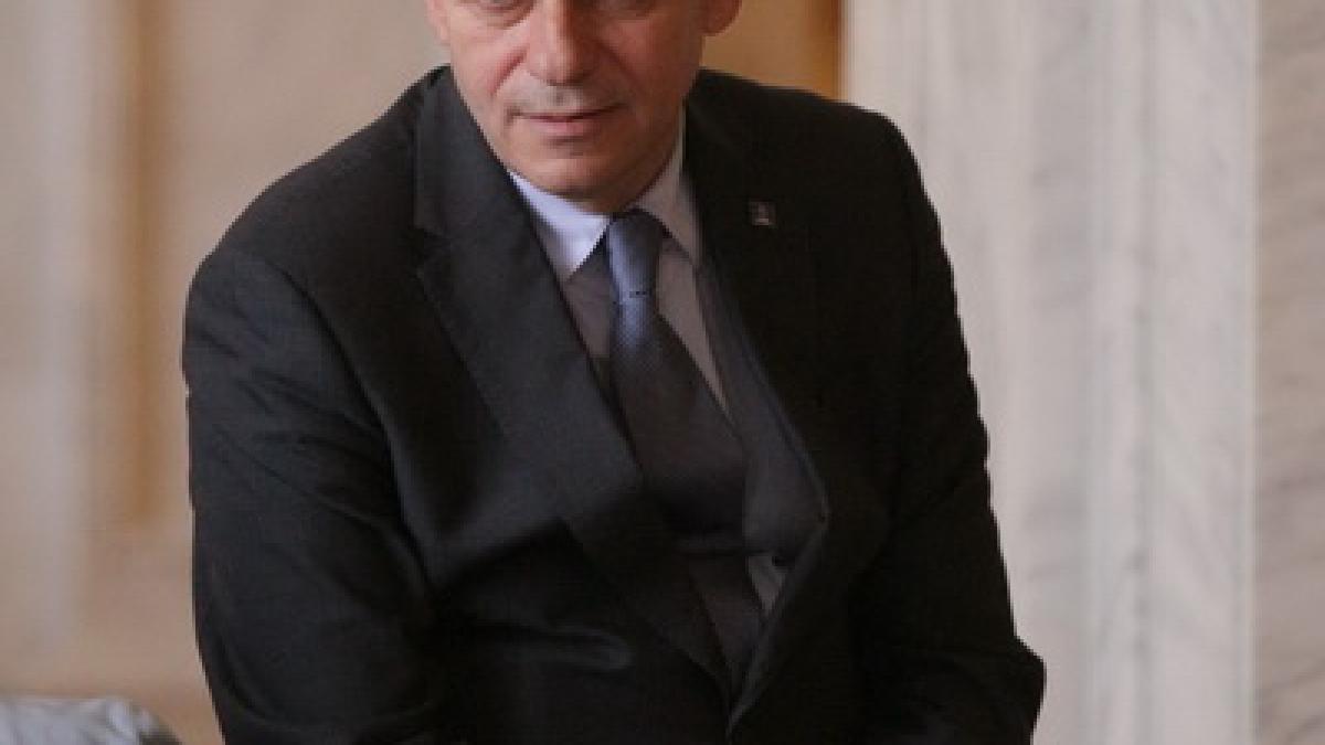 Alianţa opoziţiei. Dragoste cu forţa sau căsătorie din interes?