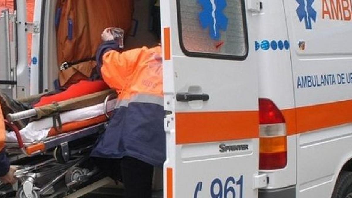Accident rutier cu trei răniţi, între care o adolescentă de 15 ani, pe DE 581