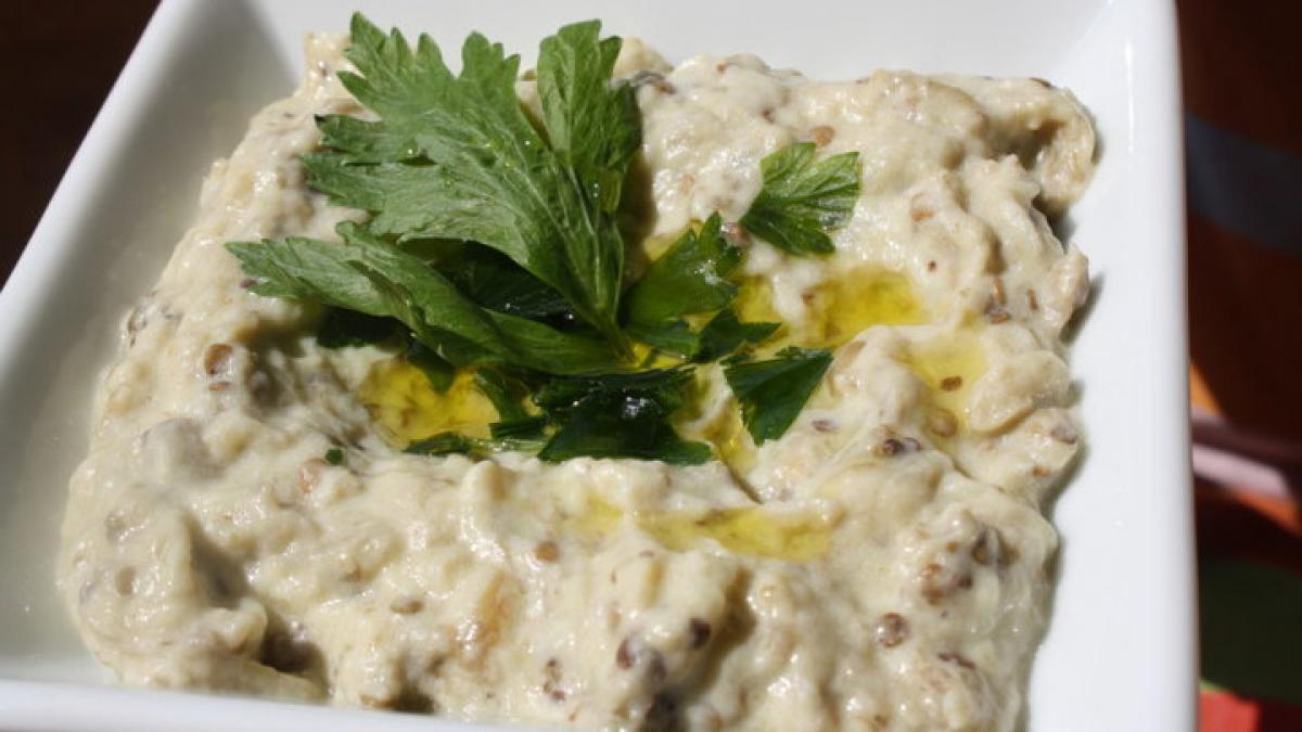 Reţeta zilei: Salată de vinete cu iaurt