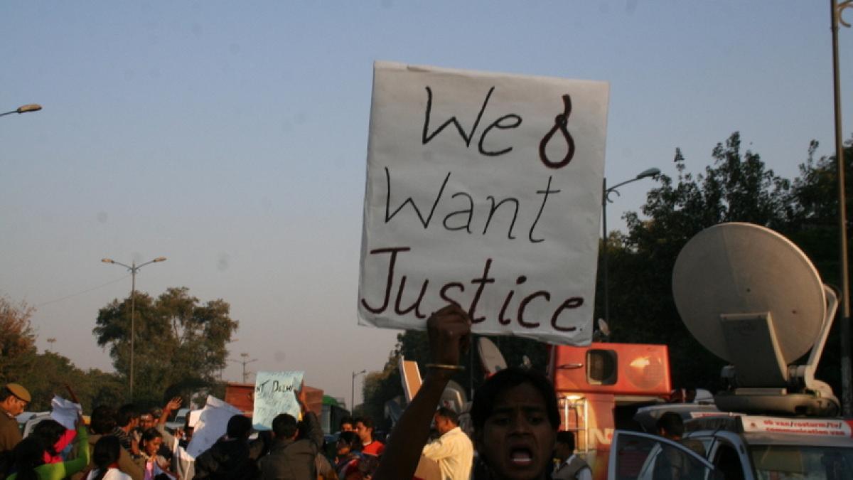 India: Pedeapsă cu moartea pentru doi bărbaţi care au violat o fetiţă de opt ani