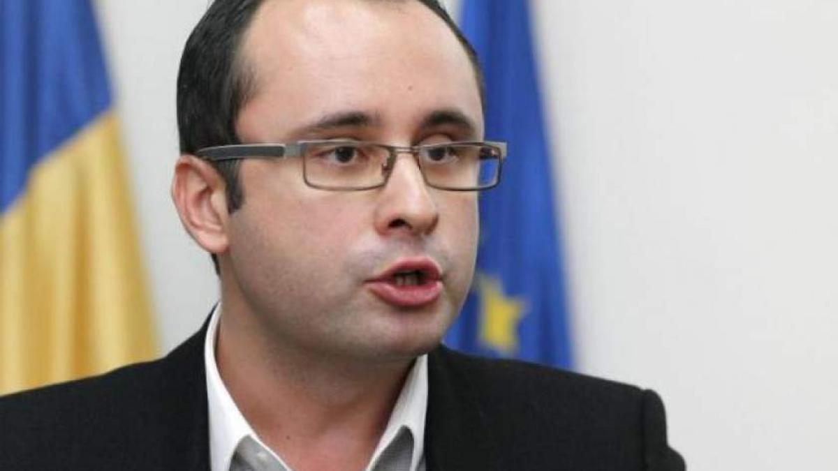 Buşoi: În loc să investească în modernizarea reţelei termice, PMB dă 1,2 miliarde de lei pentru preluarea ELCEN