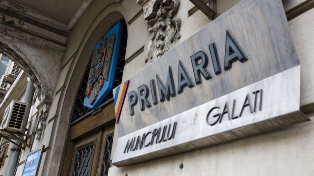 Fără pantaloni scurţi la Primărie