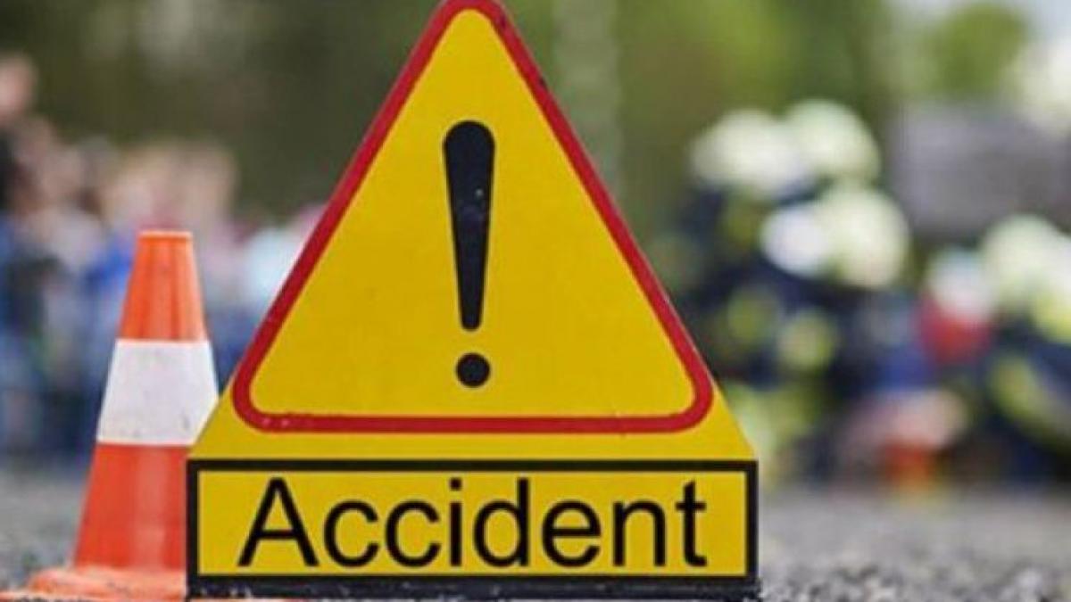 Un tânăr de 22 de ani a murit după ce a intrat cu maşina pe contrasens