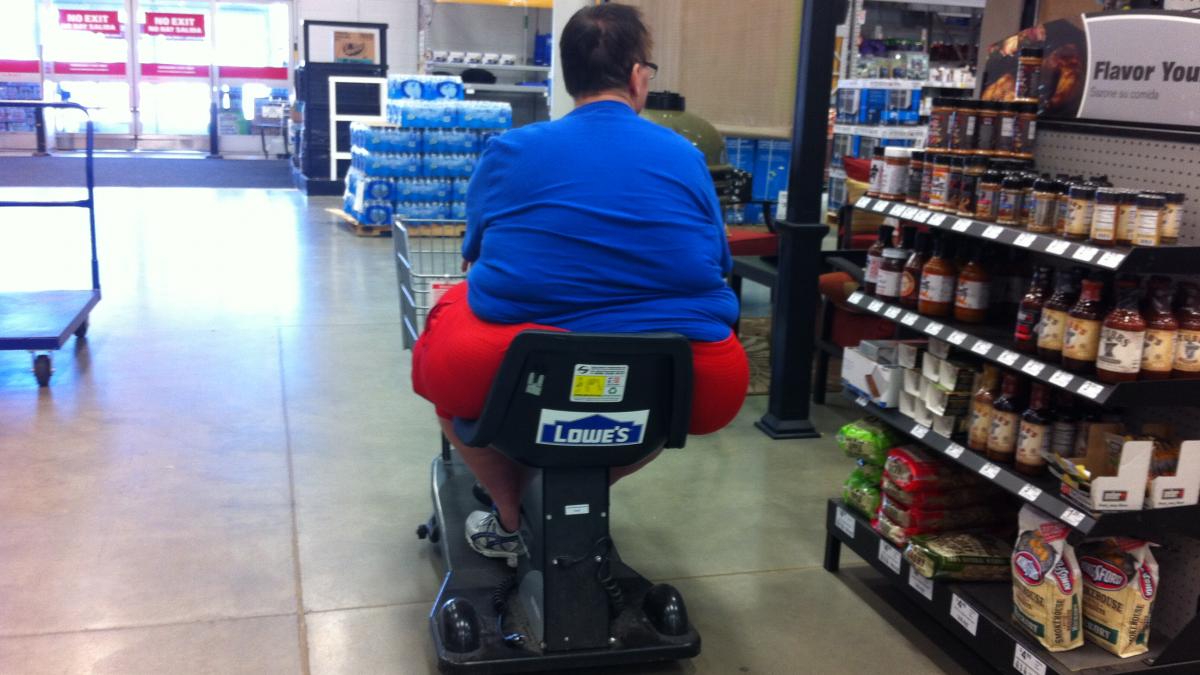 Cândva a fost atlet, dar acum cântăreşte 235 de kilograme