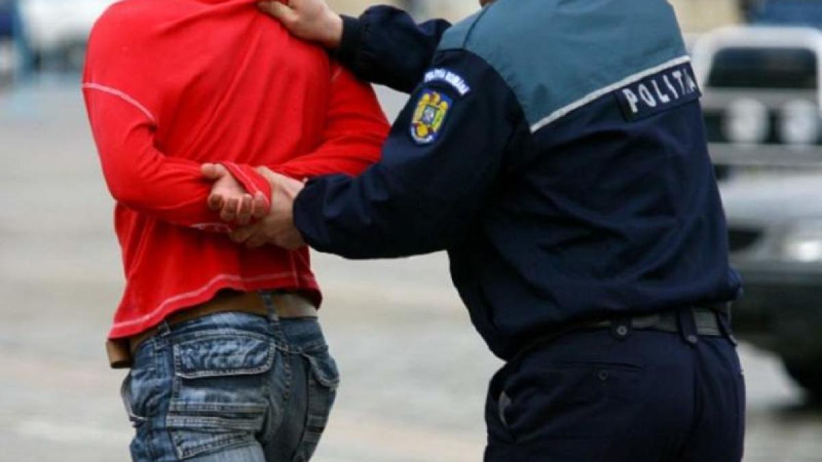 Un bărbat din Dolj a fost arestat preventiv după ce a înşelat două bătrâne prin metoda 'accidentul'