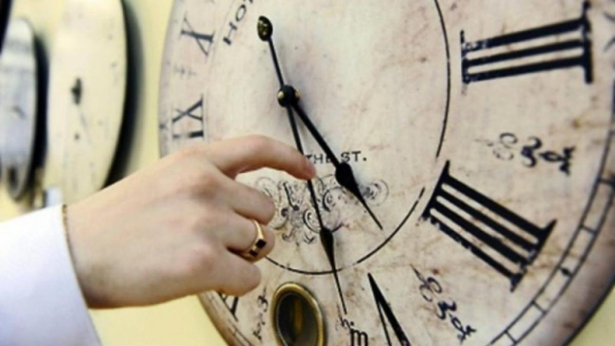 Comisia Europeană vrea să elimine trecerea la ora de iarnă