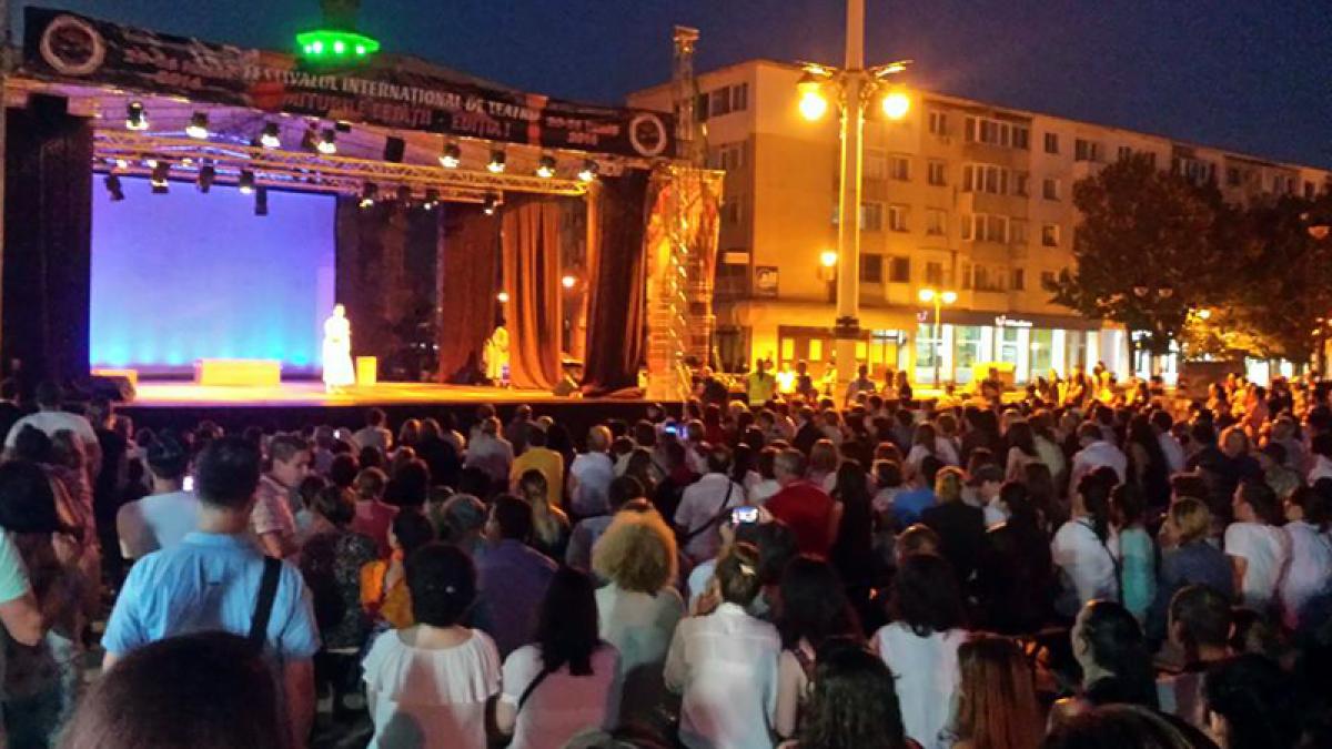 Spectacole şi proiecţii de film la Festivalul Internaţional de Teatru Independent