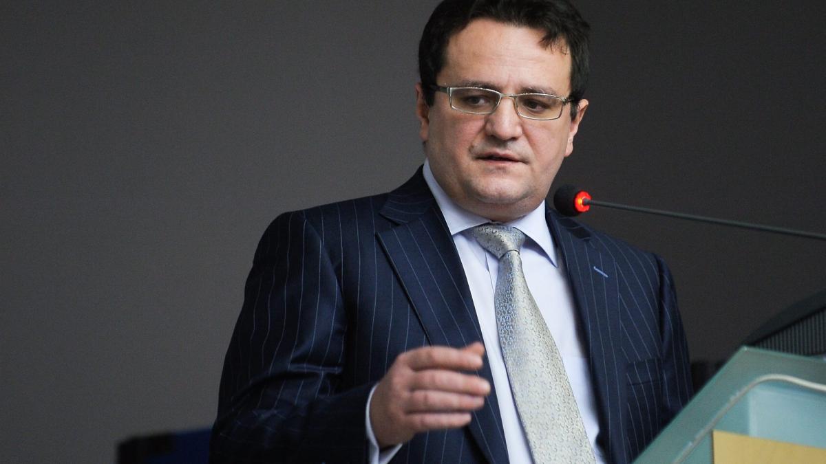George Maior, chemat la baştină