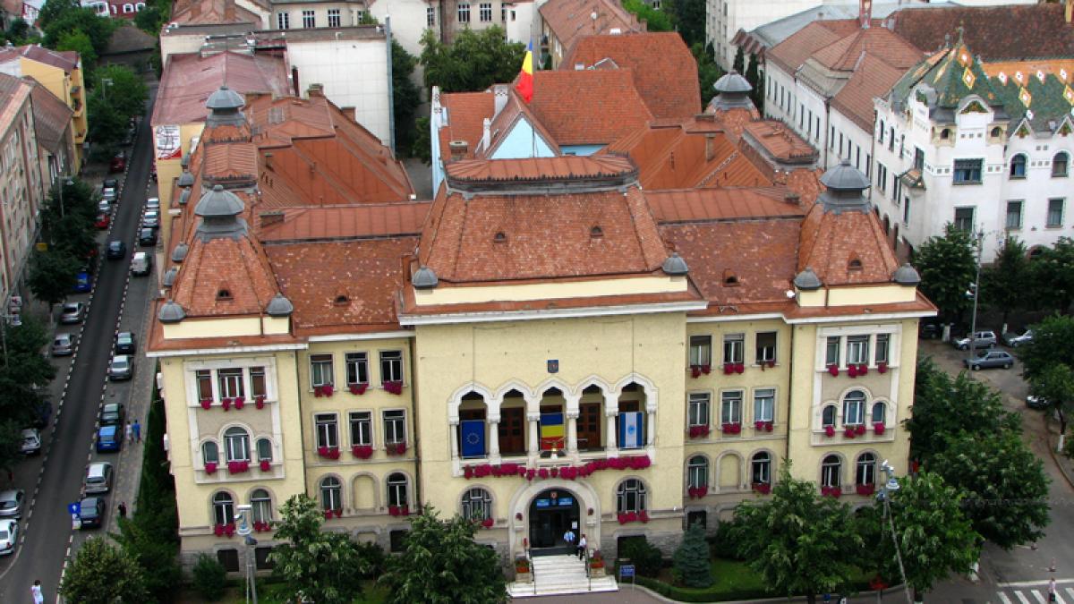 O firmă cu rude la Drumuri face desene pe asfalt de 4 milioane