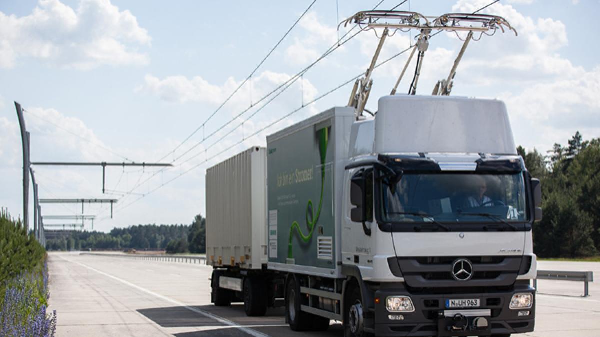 Camioanele electrice ar permite Europei să economisească 11 miliarde barili de petrol