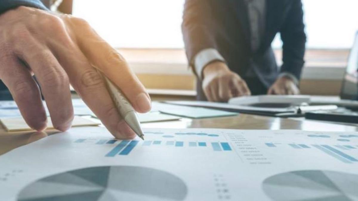 FMI ar putea modifica în octombrie estimarea de creştere economică pentru România la 4-4,5%