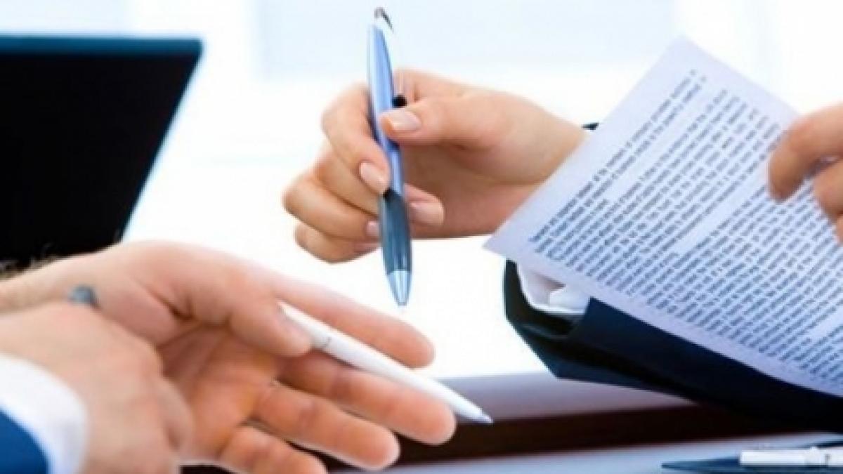Incredibil! Două femei din Botoşani sunt cercetate penal pentru contractarea a 153 de credite cu documente fictive