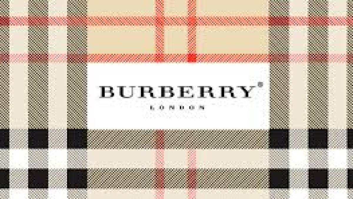 Schimbare radicală la casa de moda Burberry