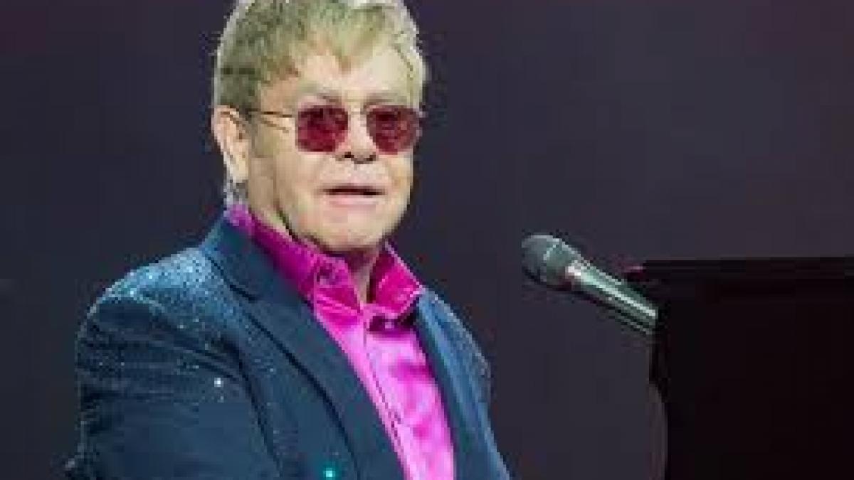 Elton John şi-a început turneul de adio "Farewell Yellow Brick Road"