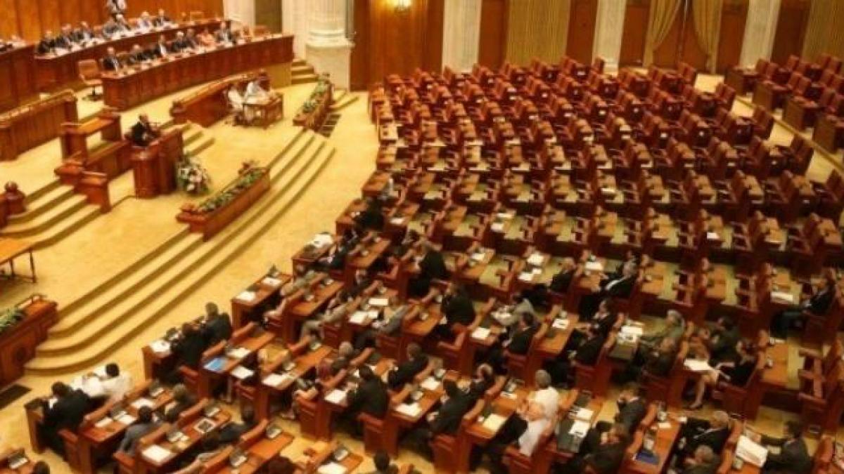 Cameră: Înfiinţarea unei comisii de anchetă cu privire la interceptările ilegale - pe ordinea de zi a plenului de miercuri