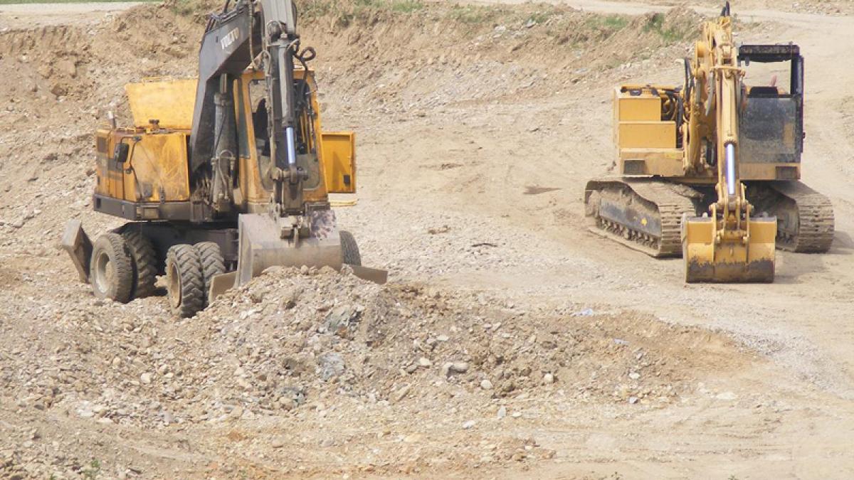 Un bărbat şi-a pierdut viaţa în urma unui accident produs în zona unei balastiere din Bistriţa-Năsăud