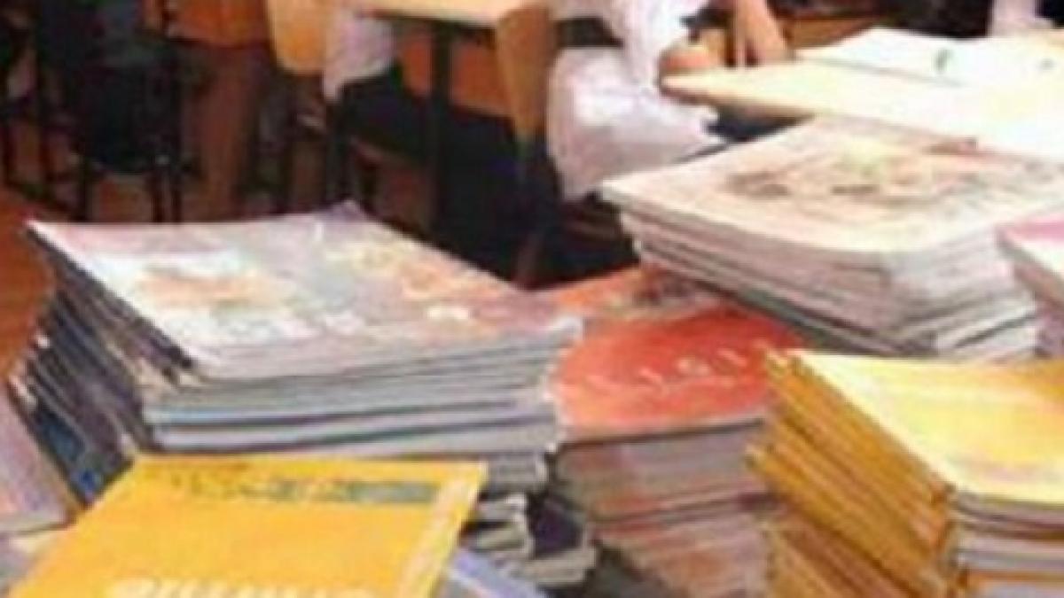 Mitrică (AER): Calitatea manualelor şcolare scoase de Editura Didactică şi Pedagogică - sub orice standard modern