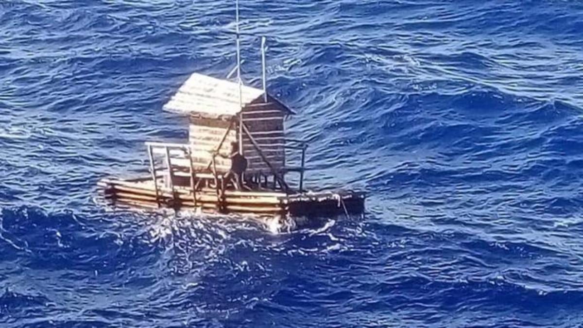 un adolescent a supravietuit 49 de zile pe mare