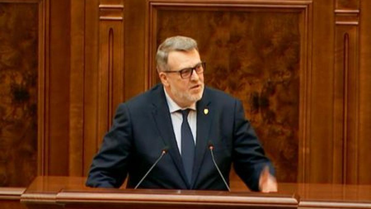 Senatorii PNL şi USR au depus în plen moţiunea simplă împotriva ministrului Transporturilor