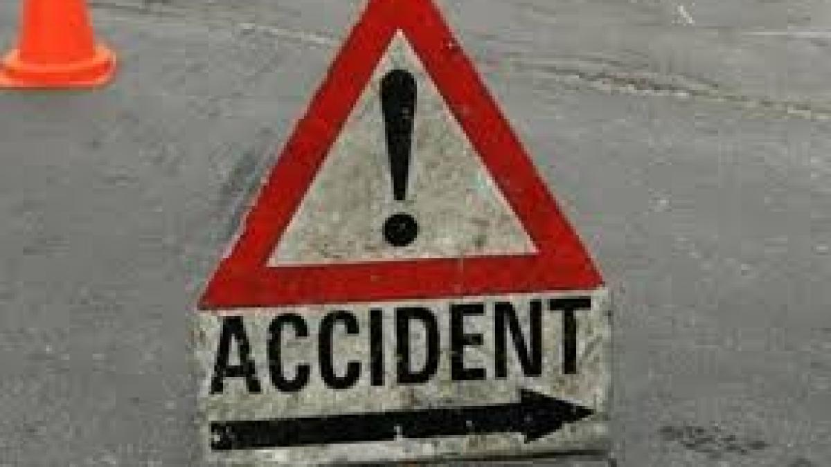 Accident teribil cu doi răniţi produs din cauza denivelărilor din asfalt pe DJ 711A