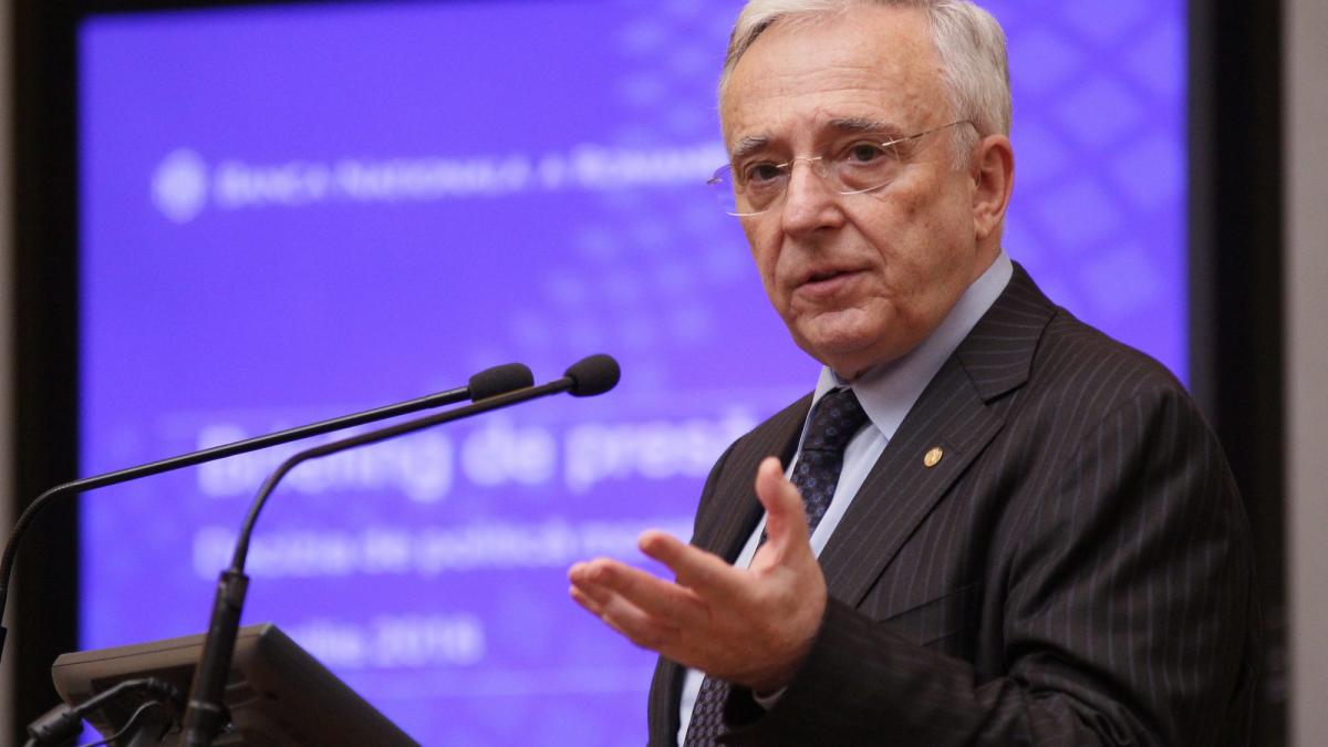 Isărescu: Dacă am ajuns să ne îngrijoreze o depreciere a cursului de 4 bani înseamnă că am progresat foarte mult