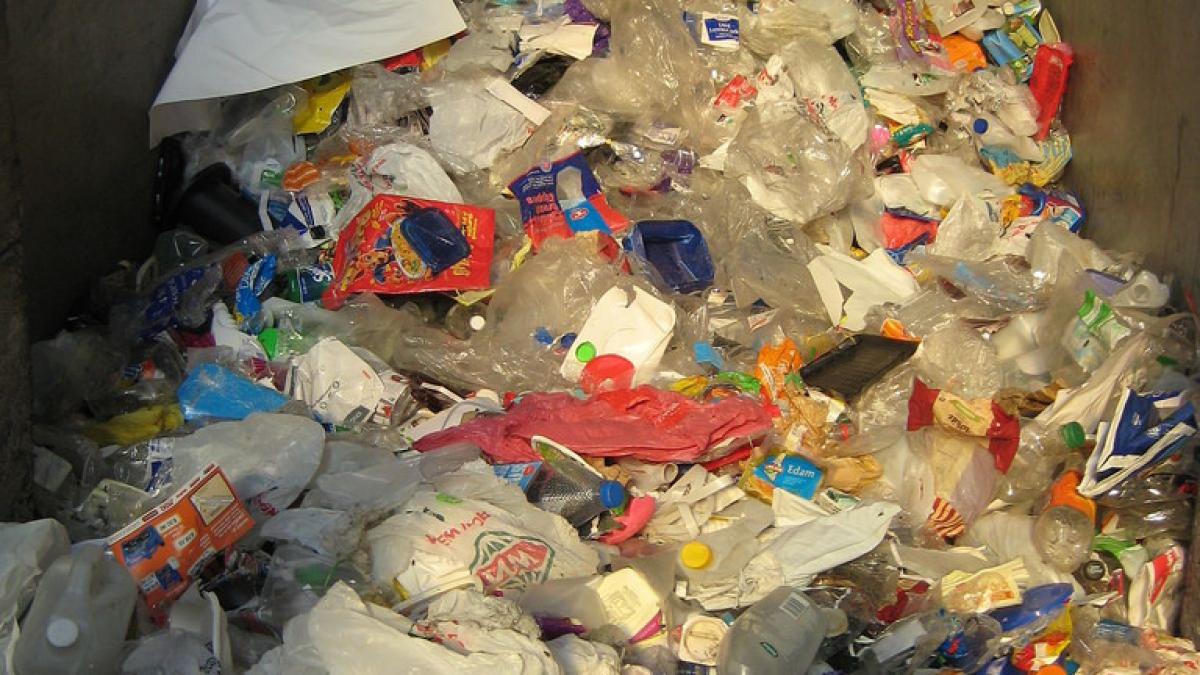 Parlamentul European votează pentru interzicerea obiectelor din plastic de unică folosință din 2021