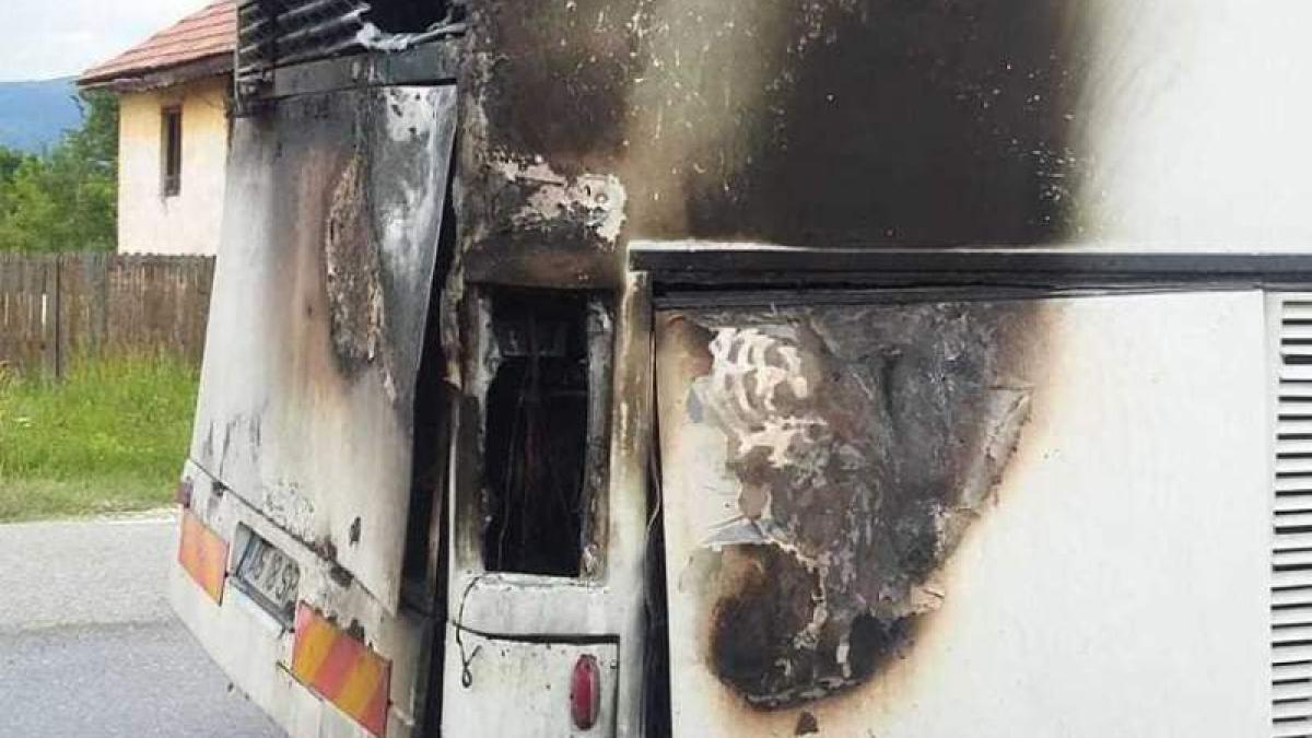 Alertă în Cluj: Incendiu la un autocar cu 29 de persoane