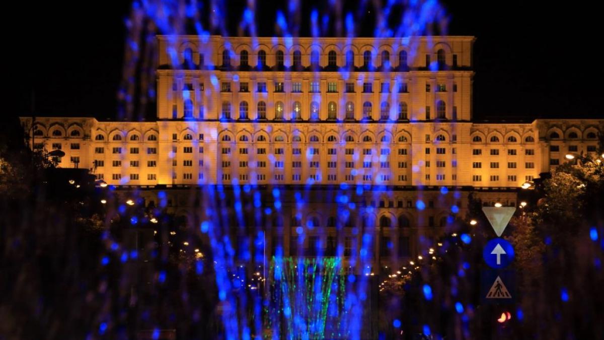 Atenţie şoferi! Trafic restricţionat în weekend în zona Unirii din Capitală pentru 'Simfonia apei'