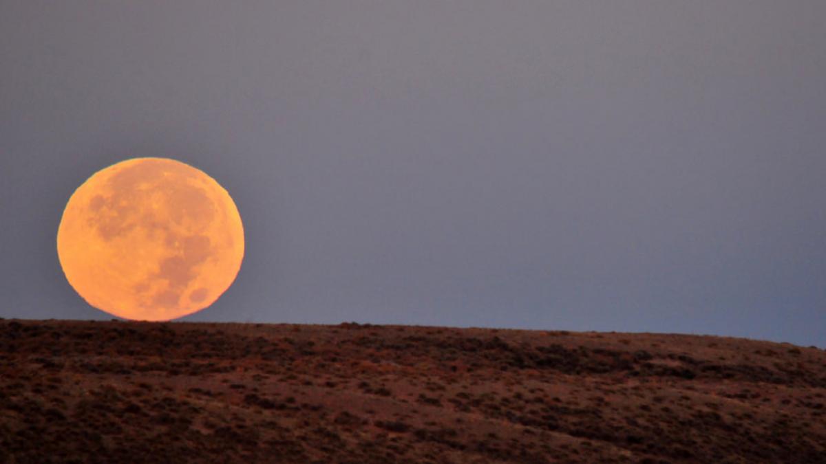 Horoscop. Sfaturi pentru a trece peste nesiguranța oferită de luna plină de pe 24 octombrie