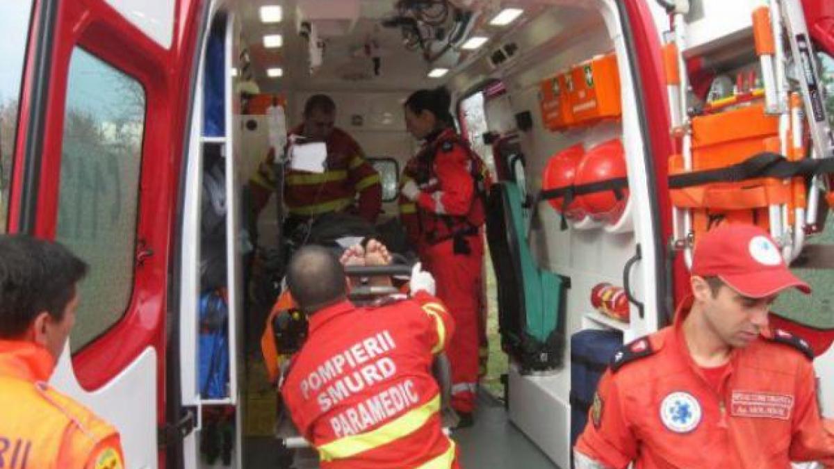 Trei persoane au ajuns la spital în urma unui accident rutier petrecut pe DJ 251
