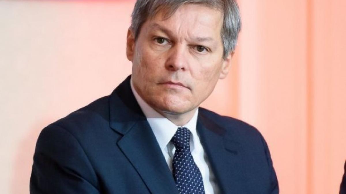 Cioloş: Românii au nevoie ca preşedintele României să fie mult mai dătător de încredere că apără statul de drept