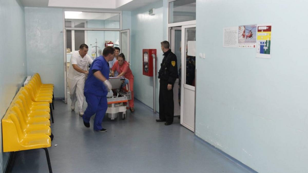 Incident teribil la Botoşani: Un pacient internat la Spitalului Judeţean de Urgenţă 'Mavromati' s-a aruncat de la etajul IV