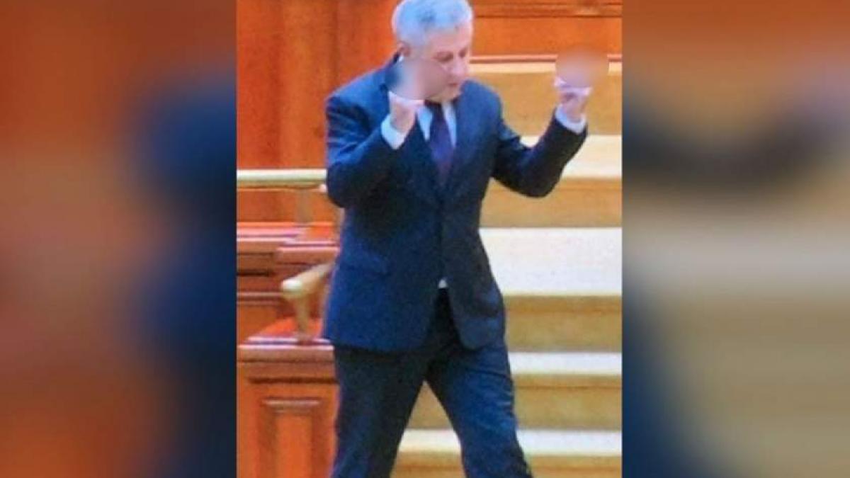 Scandal din cauza unor semne obscene în Parlament
