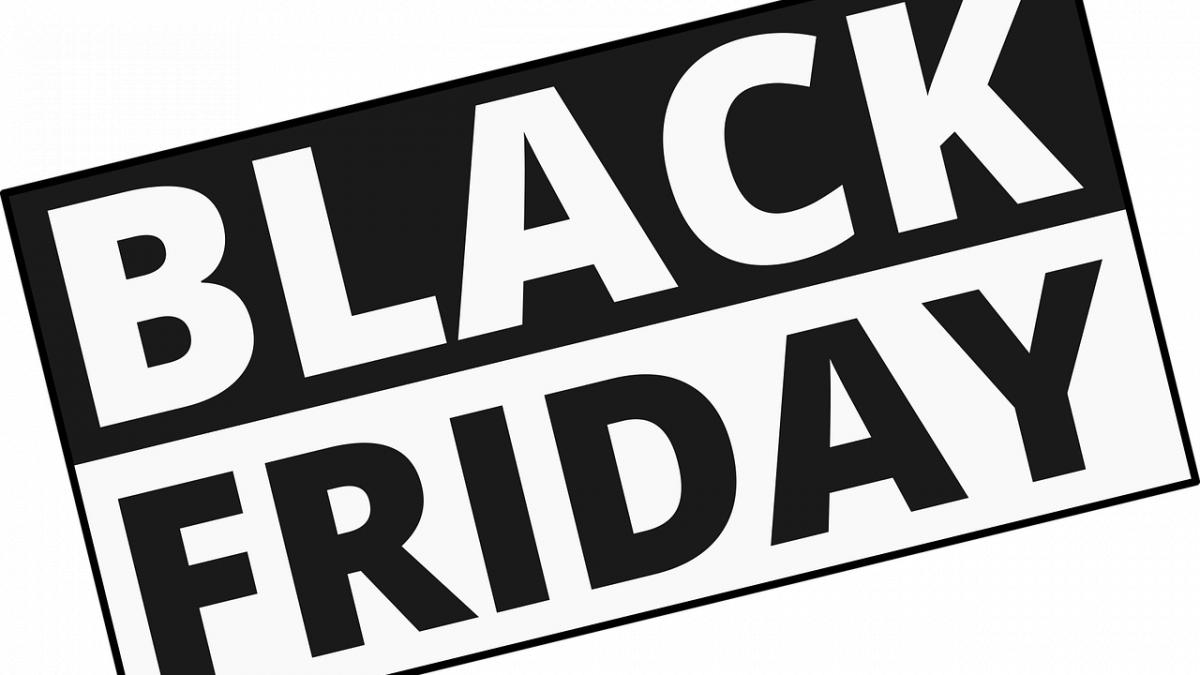 Black Friday eMAG: Au fost comandate online 122 de automobile, 3,9 kilograme de aur şi 1.800 de nopţi de cazare