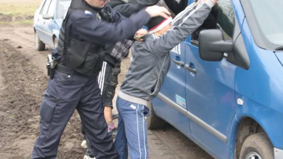 Incredibil! Patru copii cu vârste între 13 şi 15 ani au tâlhărit un bătrân de 85 de ani, în Botoșani