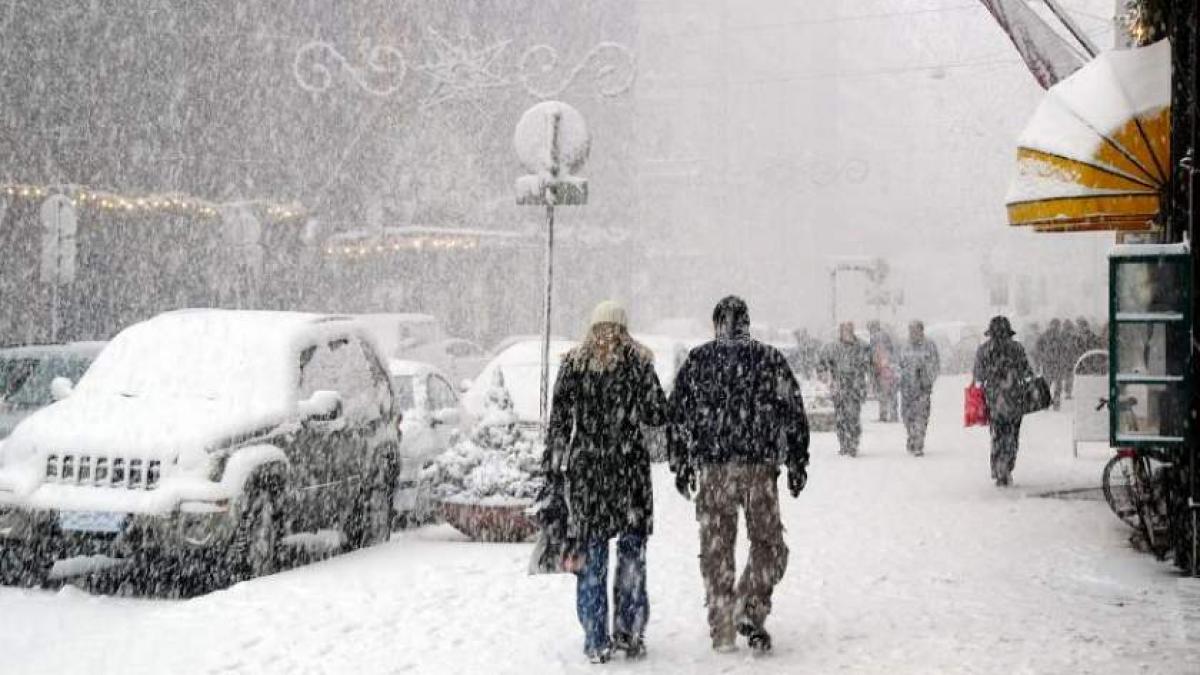 Alertă ANM! Cod galben de ninsori, vânt şi ploi în 13 judeţe în următoarele ore