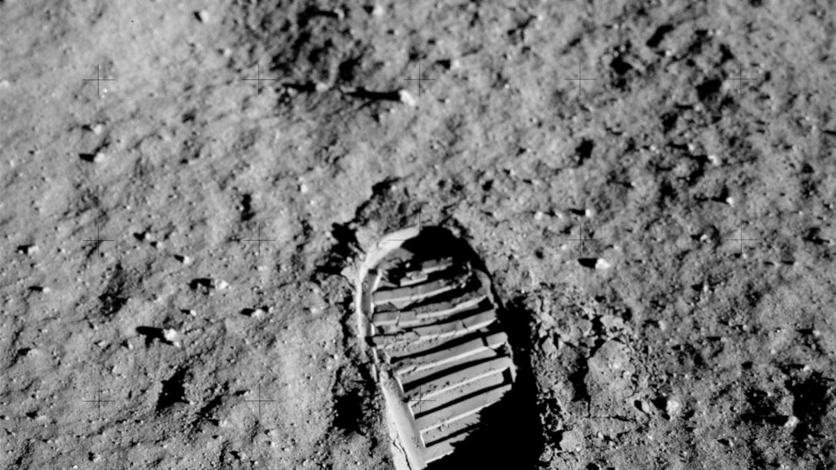 rusii vor pasi pe luna in 2030