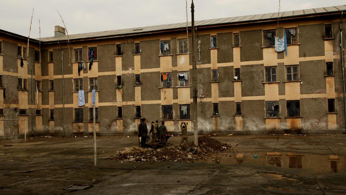 Guvernul va construi primele două închisori din ultimii 24 de ani