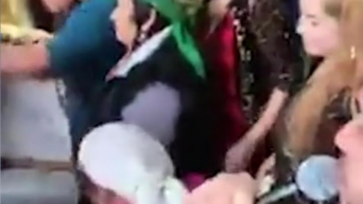VIDEO Un obicei scandalos aduce România în atenţia tabloidelor internationale