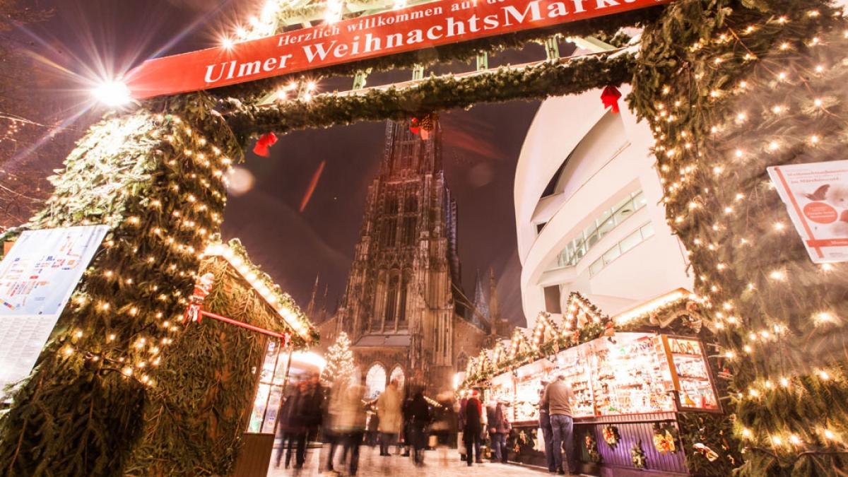 Piața de Crăciun din Ulm, Germania, păzită de vrăbii uriașe antiteroriste