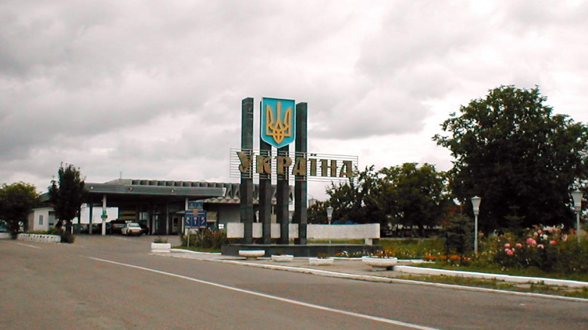 Ucraina interzice intrarea în țară a bărbaților ruși