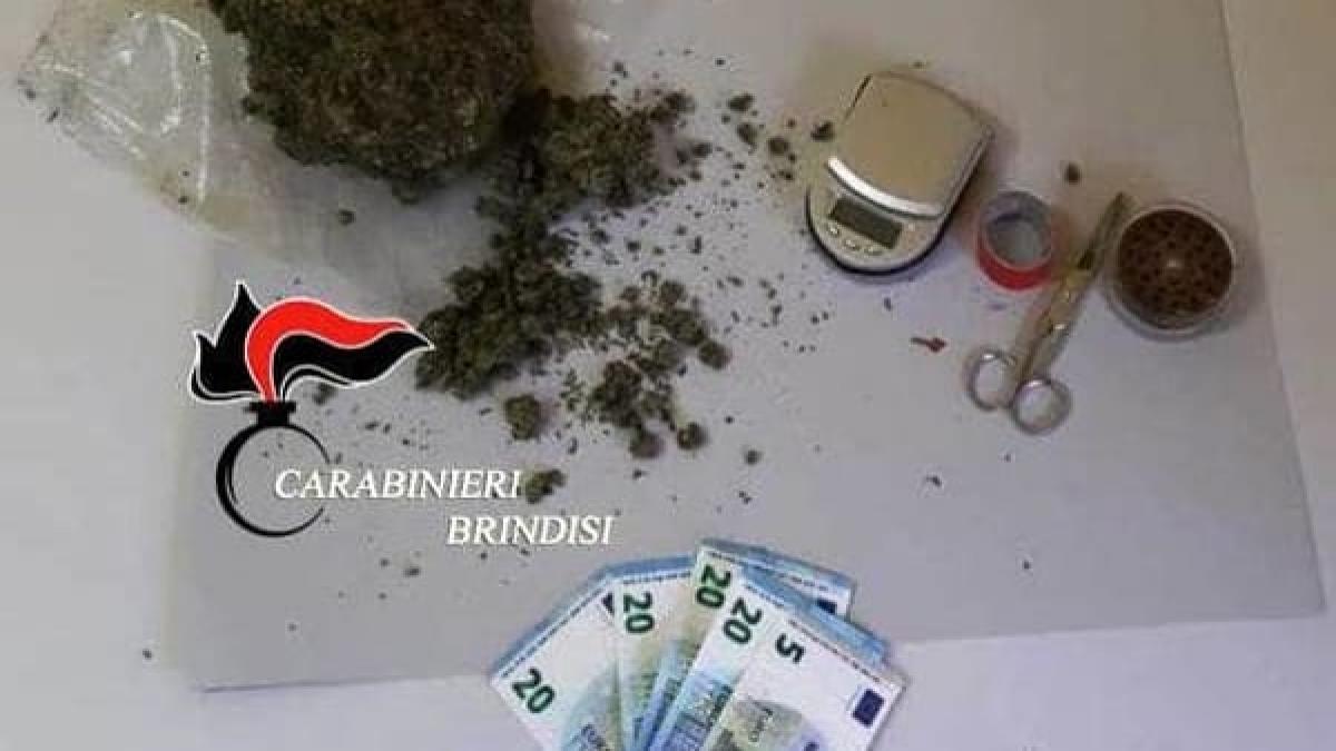 Un român, arestat în Italia. Ce au găsit poliţiştii în congelatorul lui