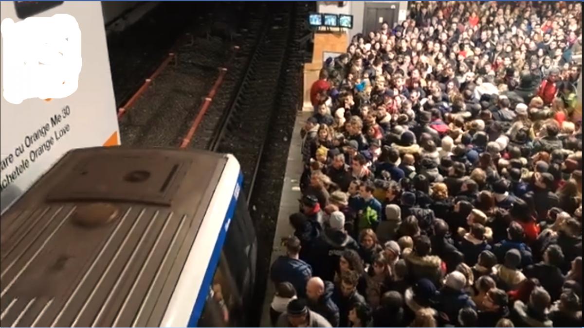 VIDEO - HAOS la metrou, în această dimineață