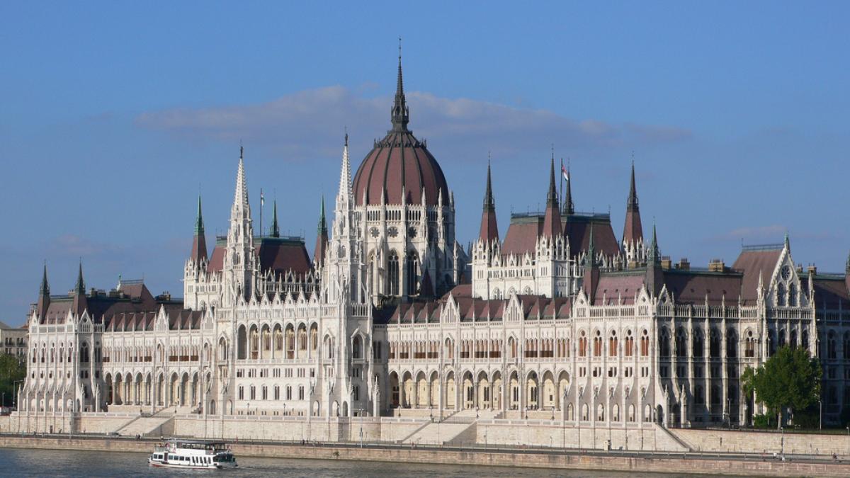 Proteste și la Budapesta! Un proiect de lege le permite angajatorilor să ceară până la 400 de ore suplimentare pe an