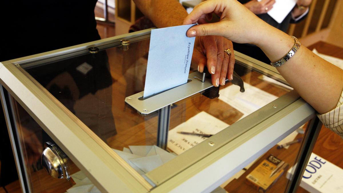 LEGE Actualii parlamentari nu mai pot candida la viitoarele alegeri 