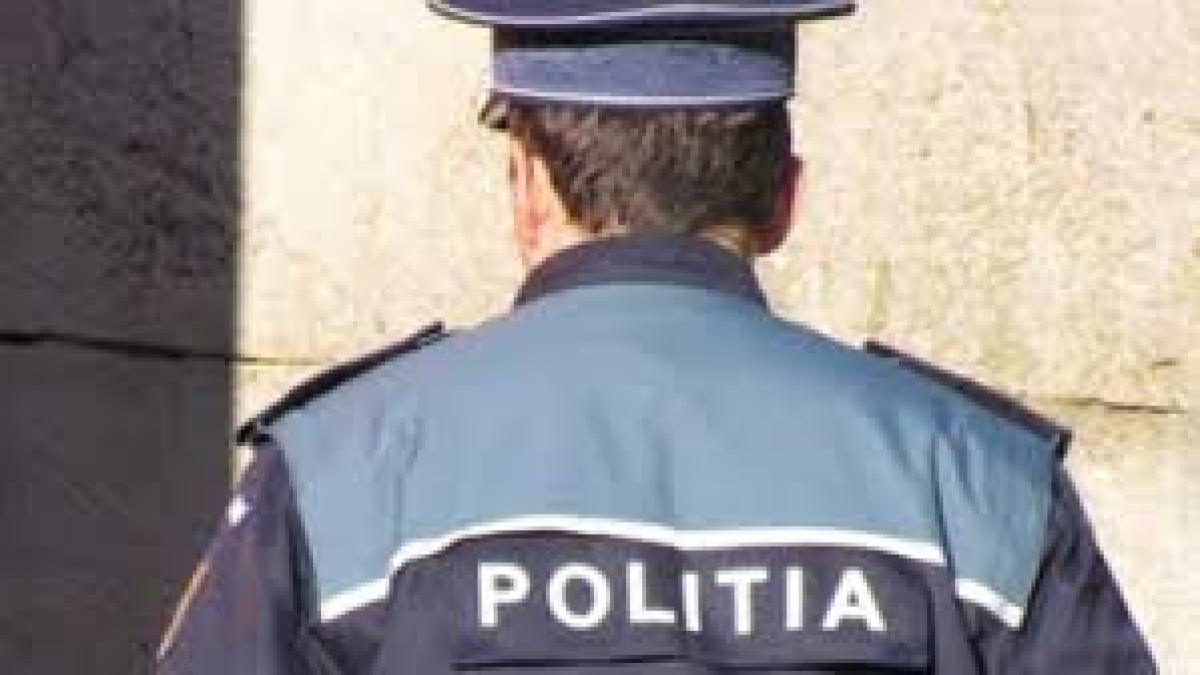 Un poliţist din Timiş a ajuns la spital, după ce a fost agresat în timpul unei intervenţii