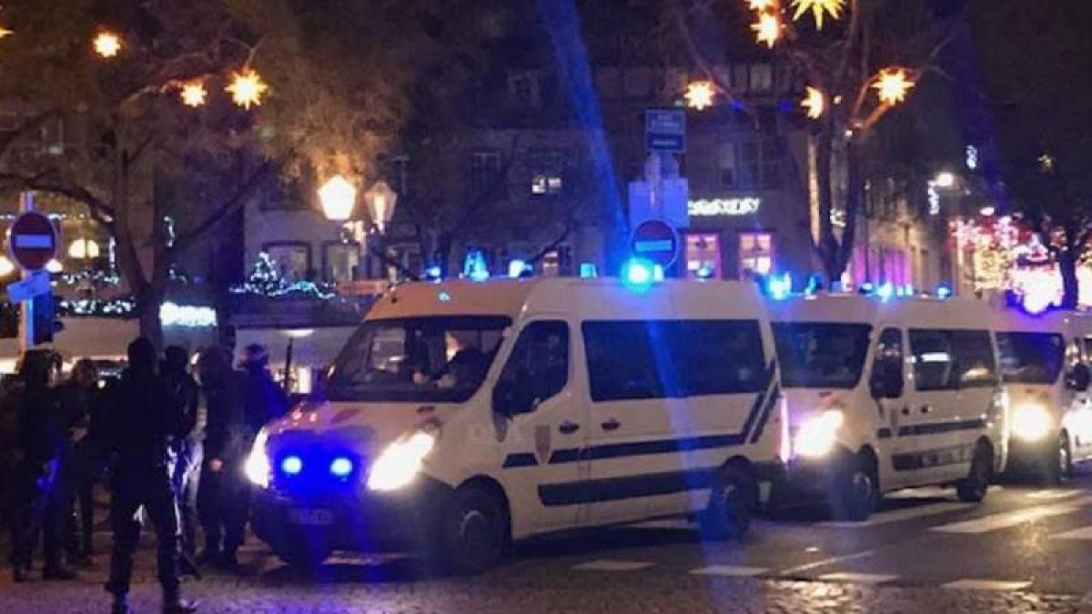 Nivel maxim de alertă în Franța, după atacul de la târgul de Crăciun din Strasbourg