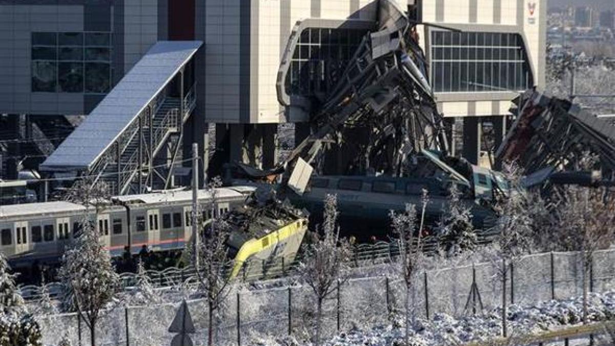 Grav accident de tren Turcia