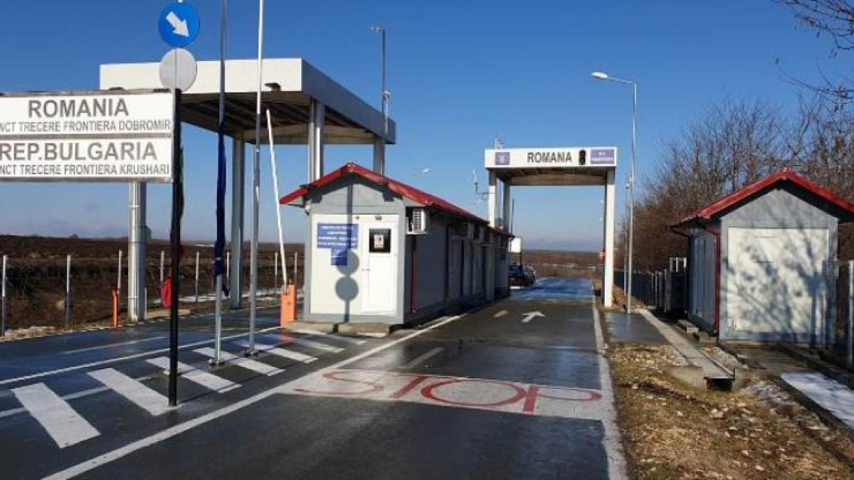 Poliţiştii din Galaţi caută un bărbat dispărut de pe o macara plutitoare